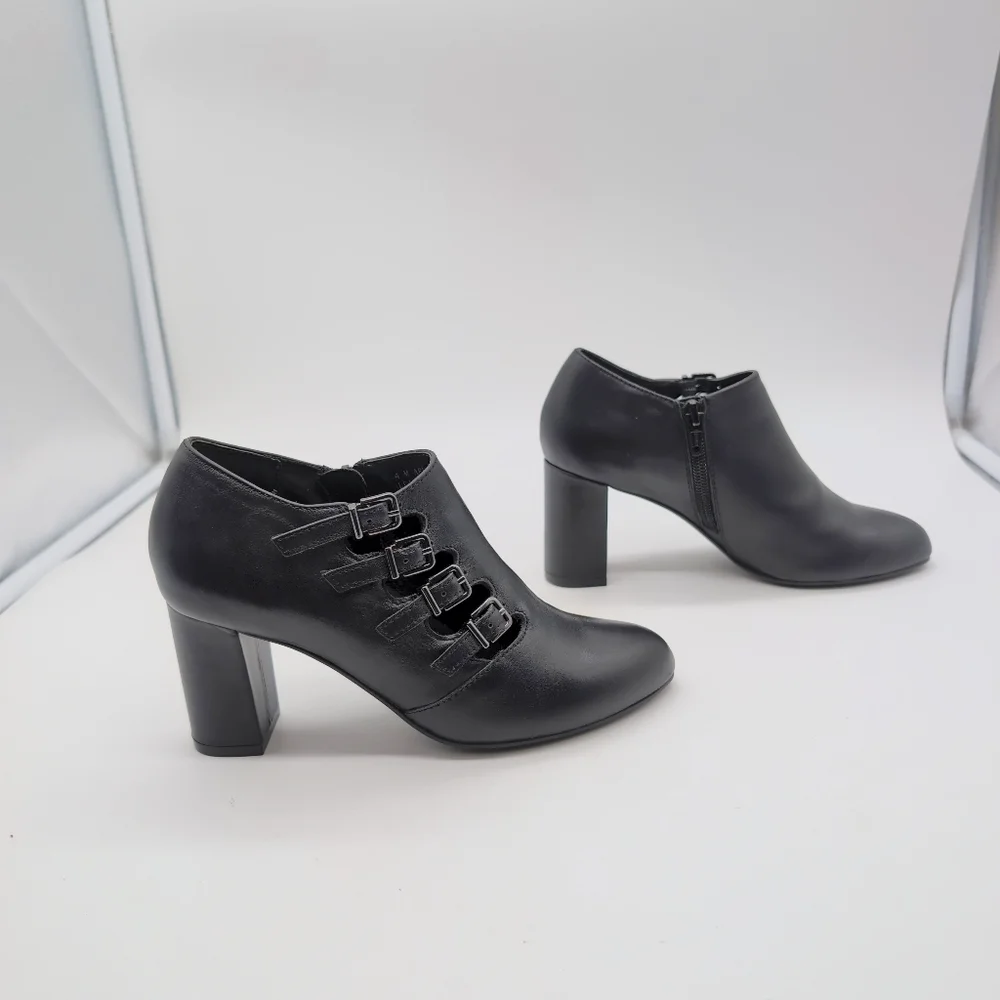 Chic David Tate Black Pause Leather Block Heel Shooties Boots Buckle Detail